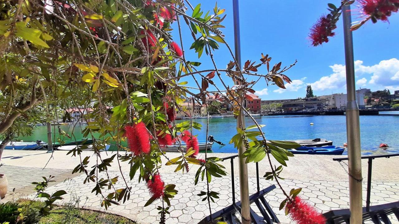 Mitra Zonata Pink Daire Omiš Dış mekan fotoğraf