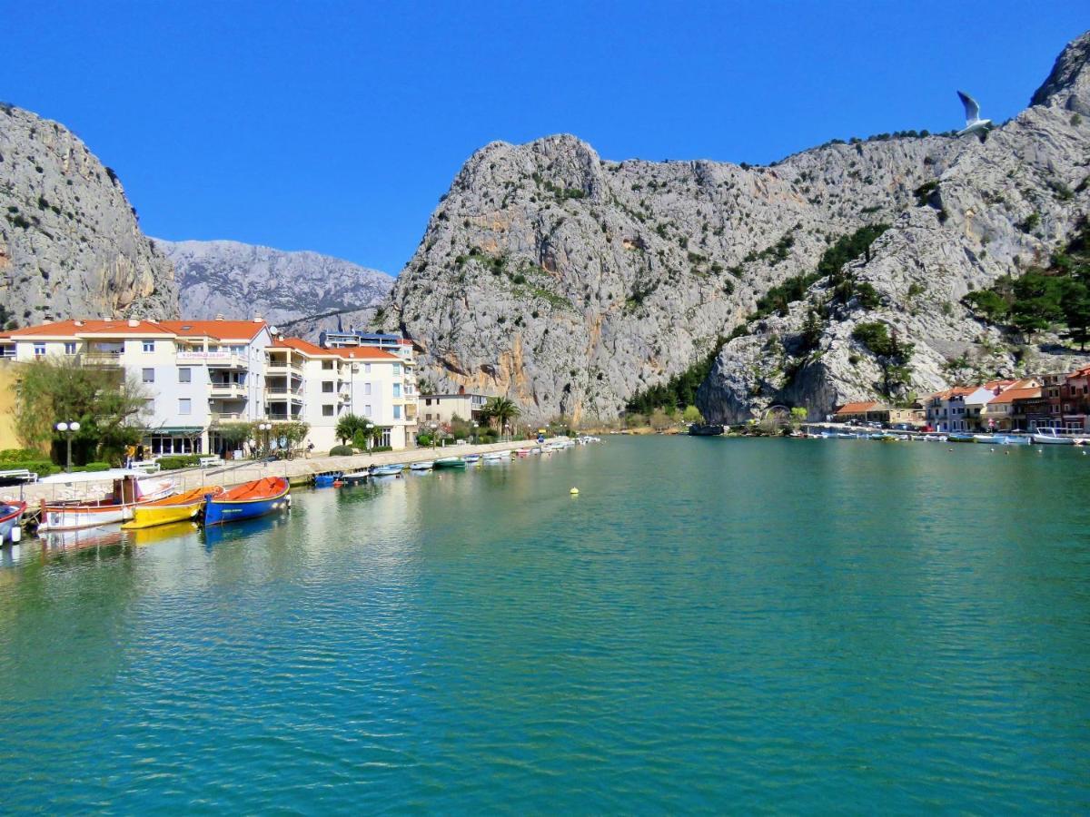 Mitra Zonata Pink Daire Omiš Dış mekan fotoğraf