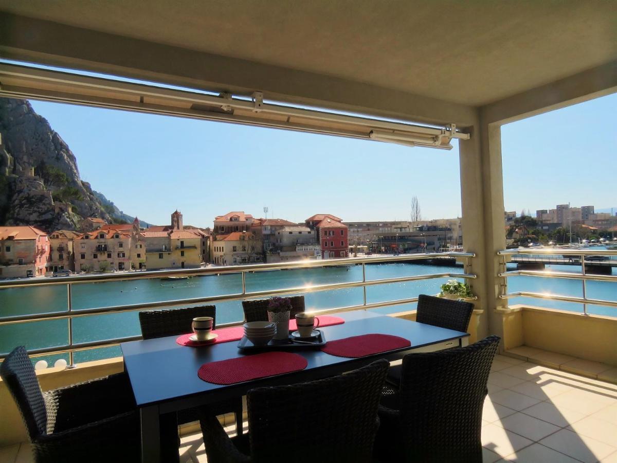 Mitra Zonata Pink Daire Omiš Dış mekan fotoğraf